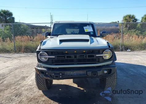 2022 Ford Bronco Black Diamond z USA, uszkodzony, nr VIN 1FMEE5DH0NLA87792